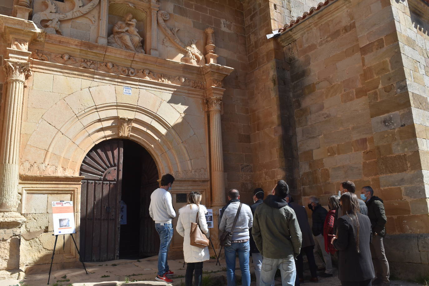Fotos: La iglesia de Barrio de Santa María luce restaurada
