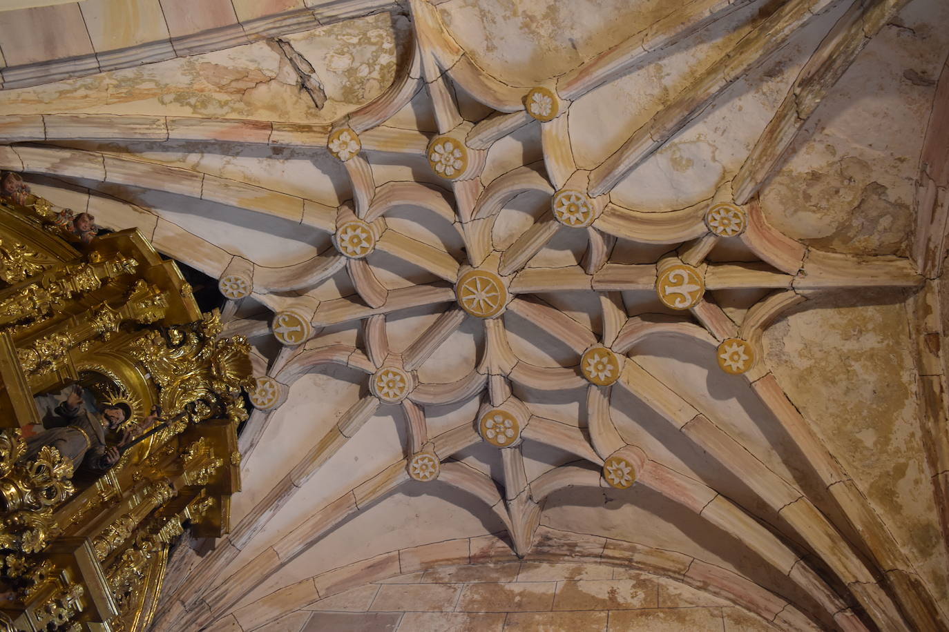 Fotos: La iglesia de Barrio de Santa María luce restaurada