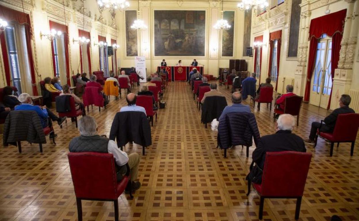 Por primera vez en muchos meses el Aula de Cultura fue presencial. 