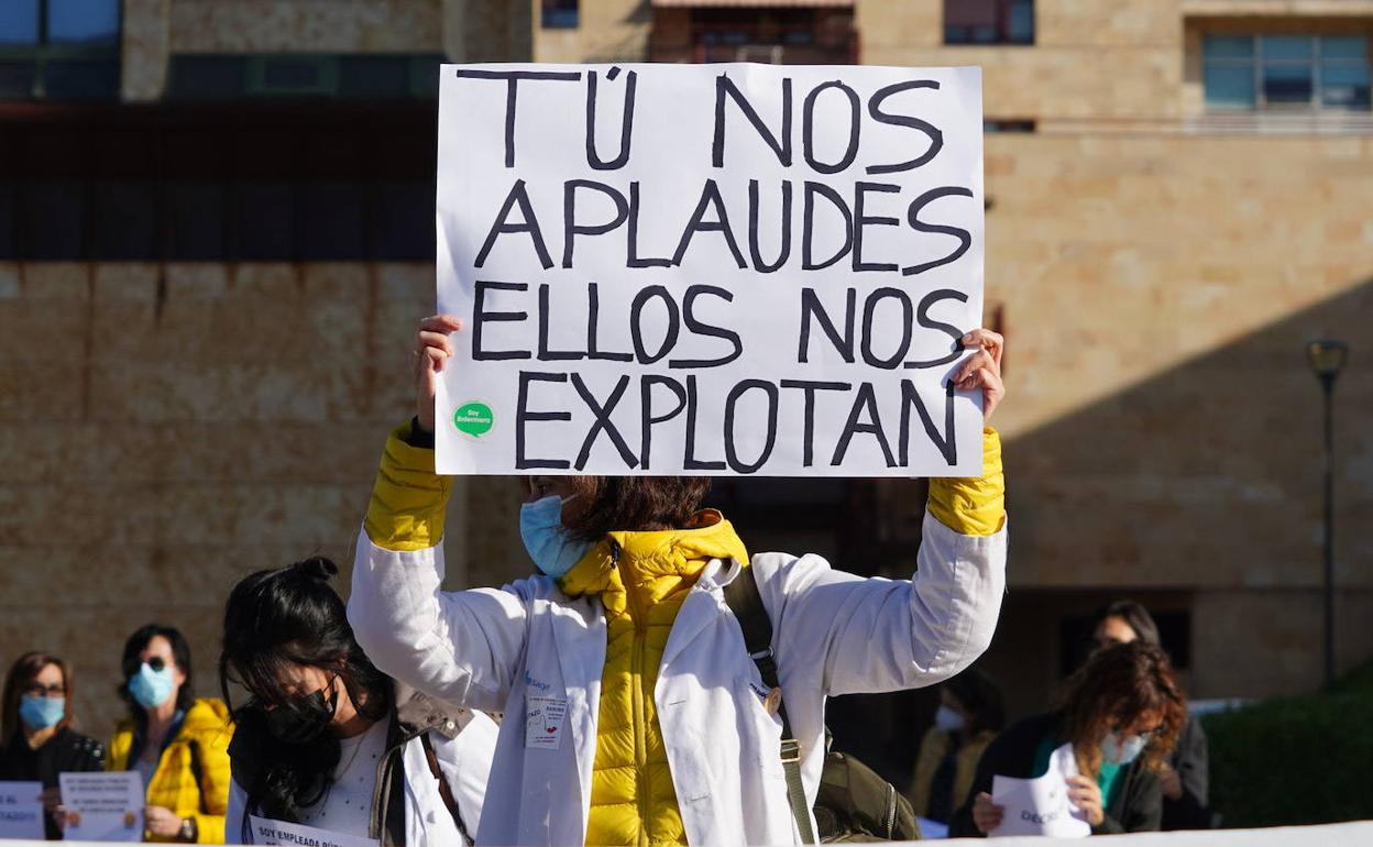 Concentración de sanitarios, a mediados de noviembre, contra el decreto. 