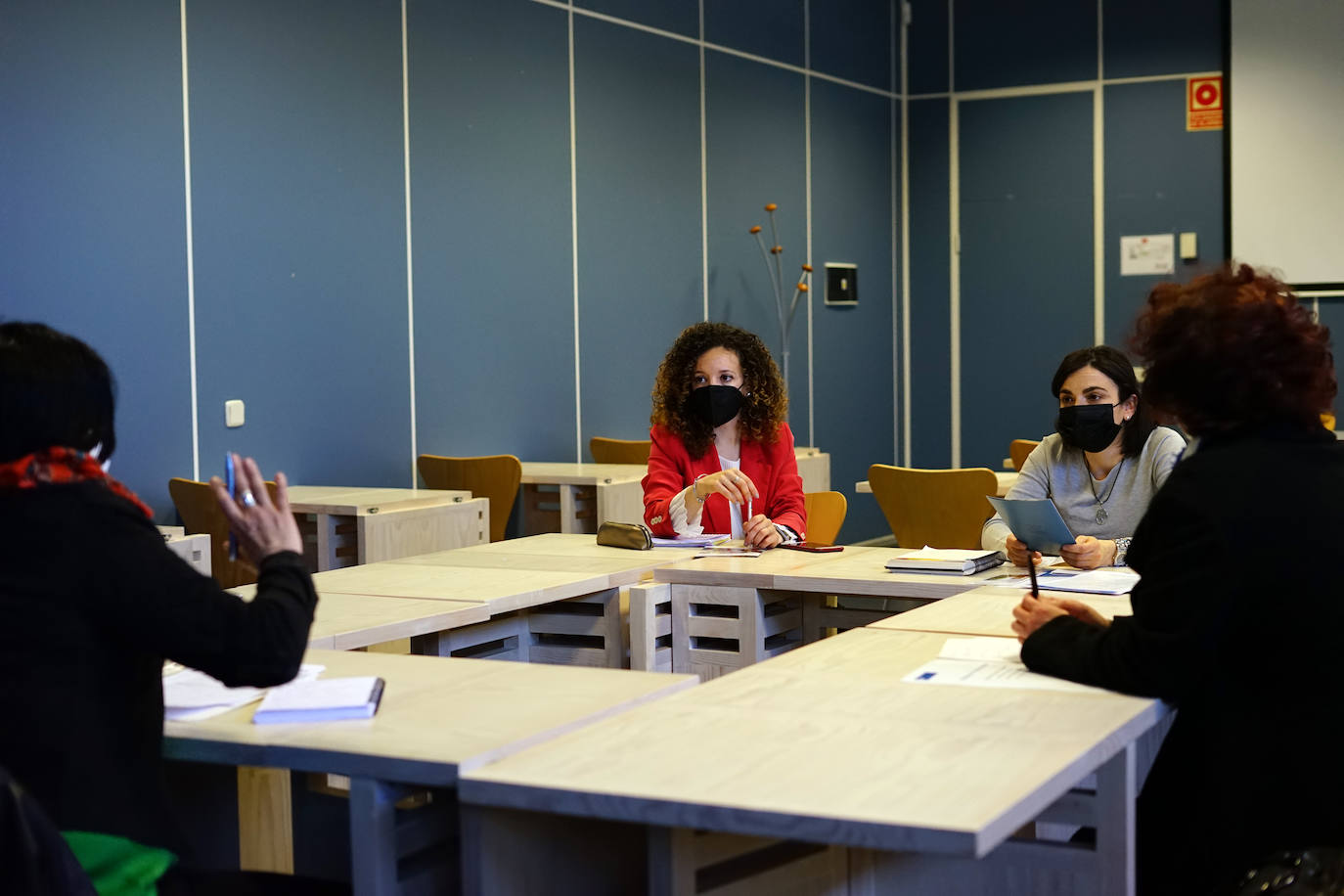 Responsables del programa, durante una reunión.