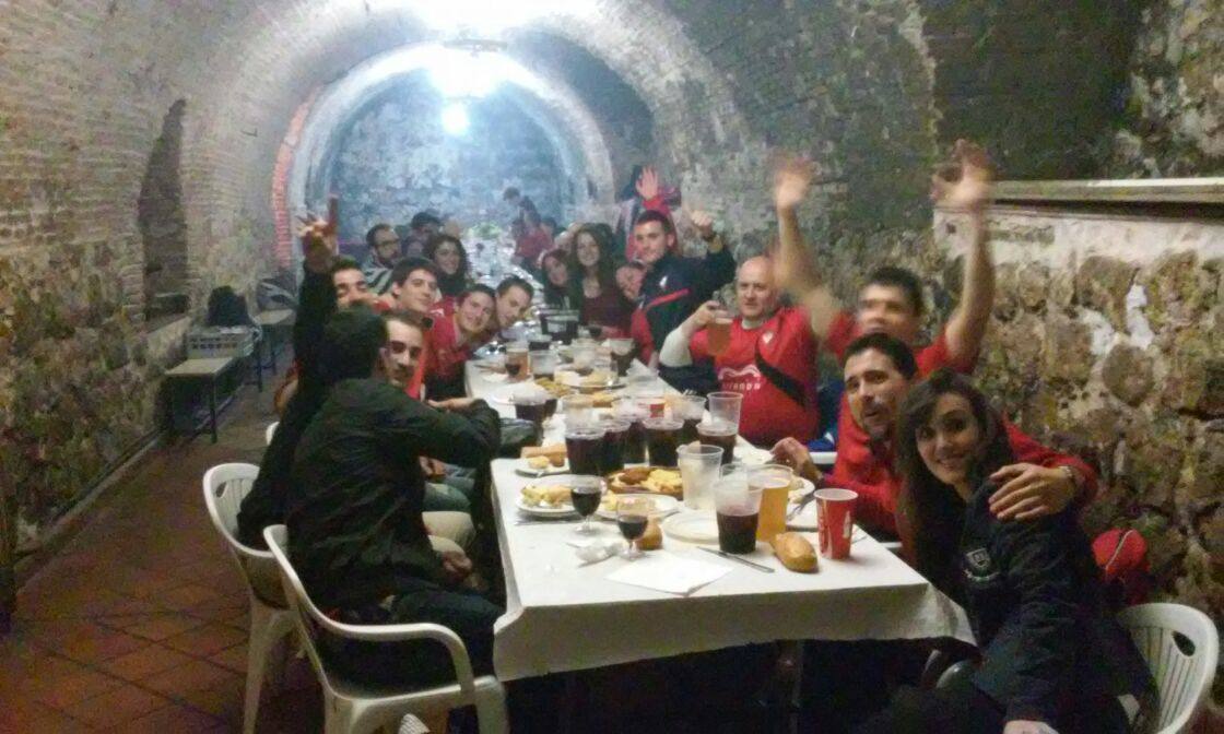 Una fiesta, en La Ferroviaria antes de la irrupción de la covid-19.