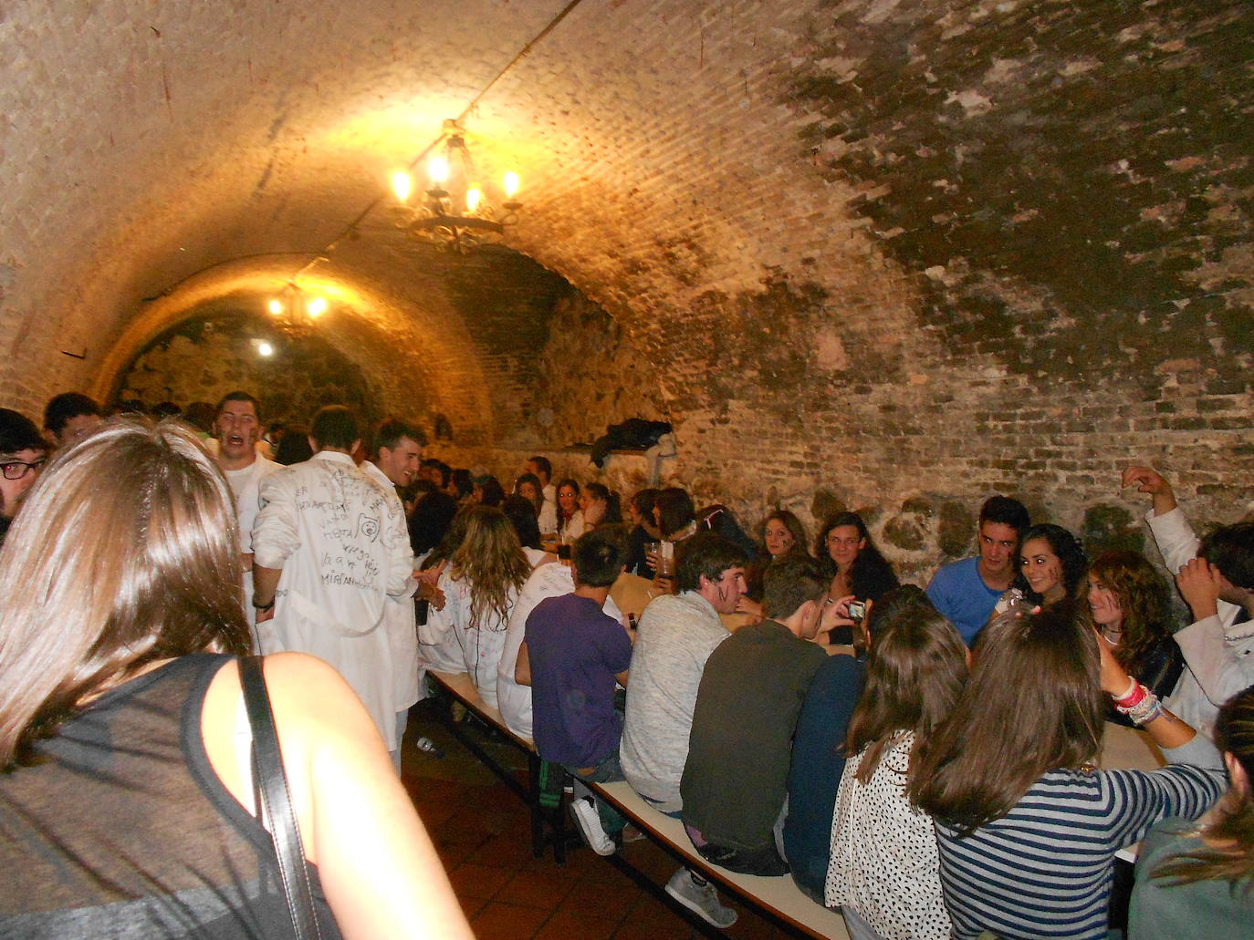 Una fiesta, en La Ferroviaria antes de la irrupción de la covid-19.