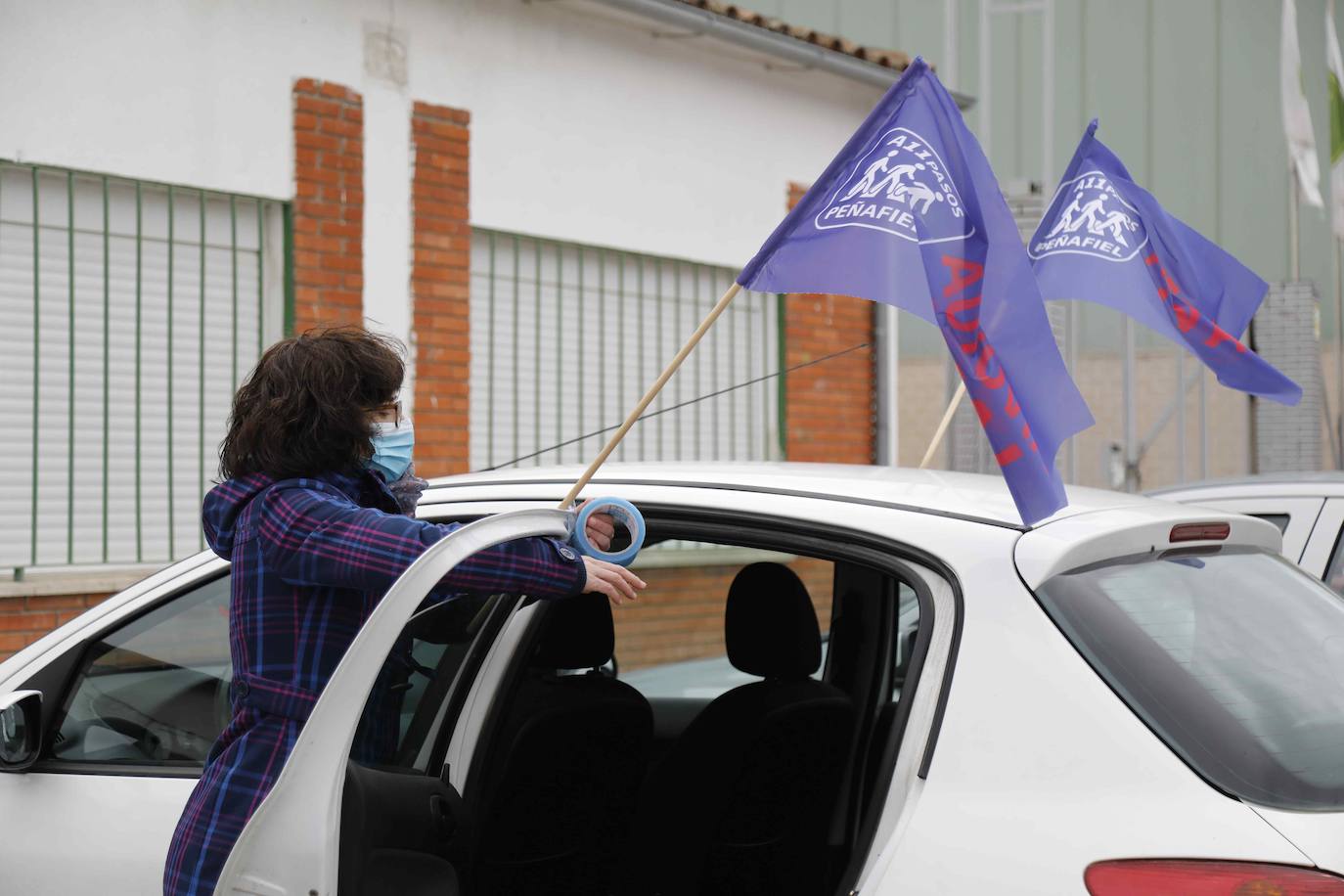 Los coches se echan a la calle para reivindicar la Autovía del Duero. 