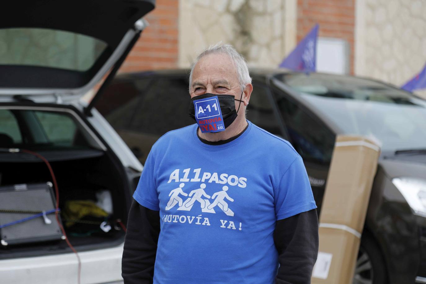 Los coches se echan a la calle para reivindicar la Autovía del Duero. 
