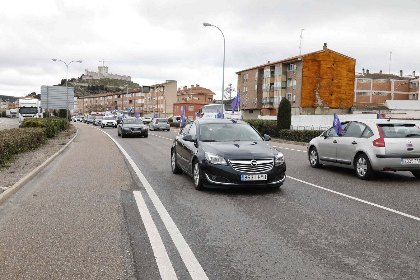 Los coches se echan a la calle para reivindicar la Autovía del Duero. 