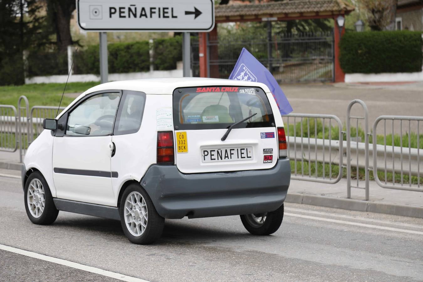 Los coches se echan a la calle para reivindicar la Autovía del Duero. 