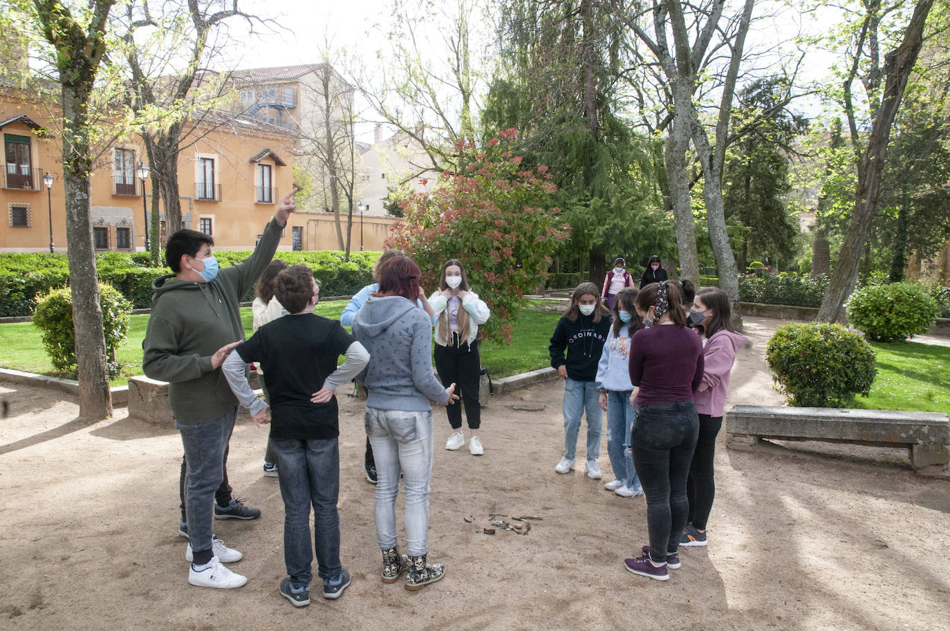 Actividades realizadas este sábado por la tarde en el jardín de los Zuloaga.