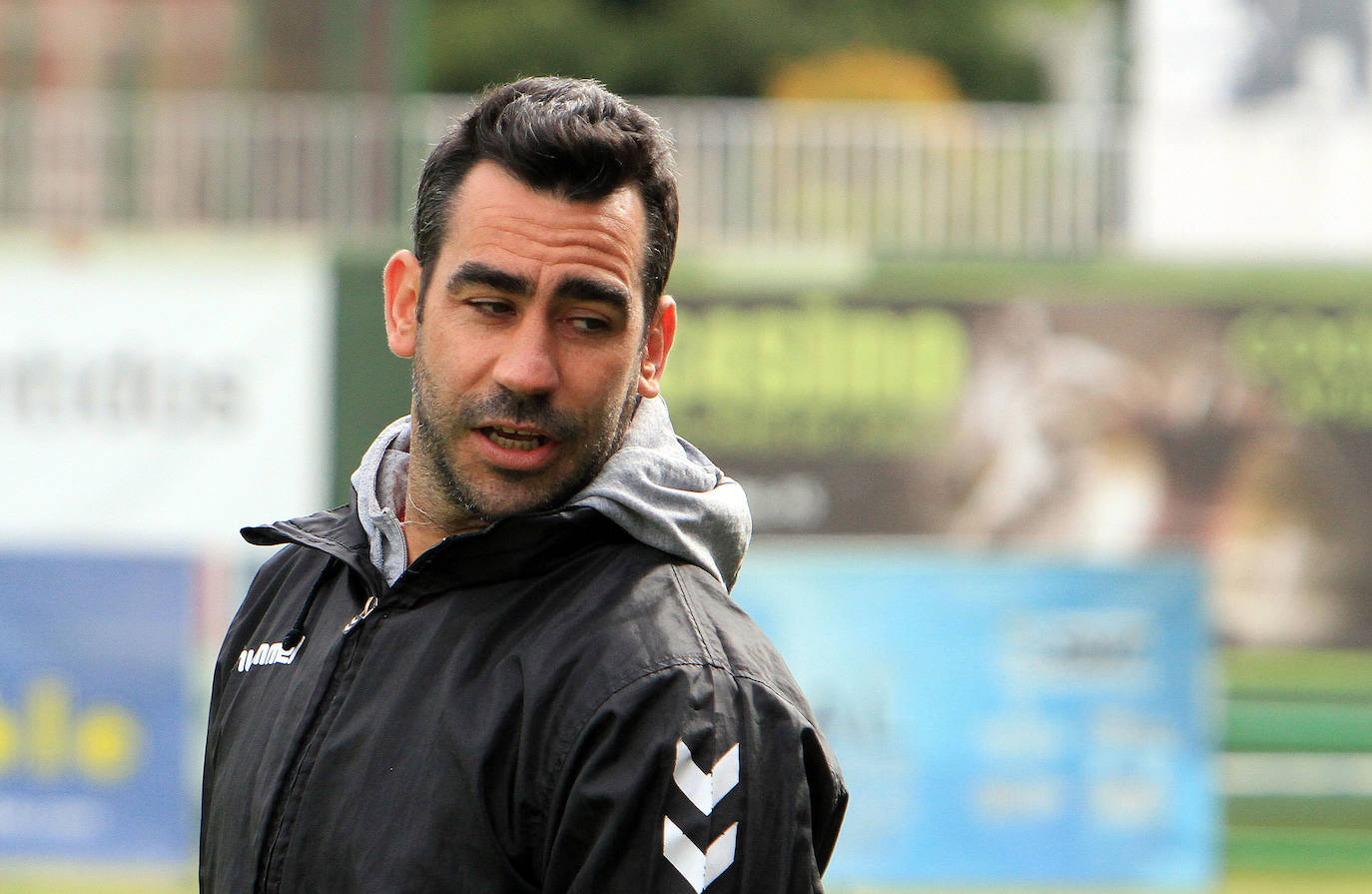 Jugadas del encuentro entre la Segoviana y el Astorga.