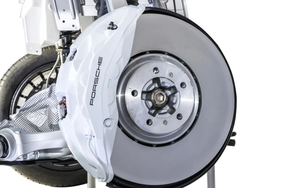 ¿Por qué utiliza Porsche el Carburo de Tungsteno en los discos de freno?
