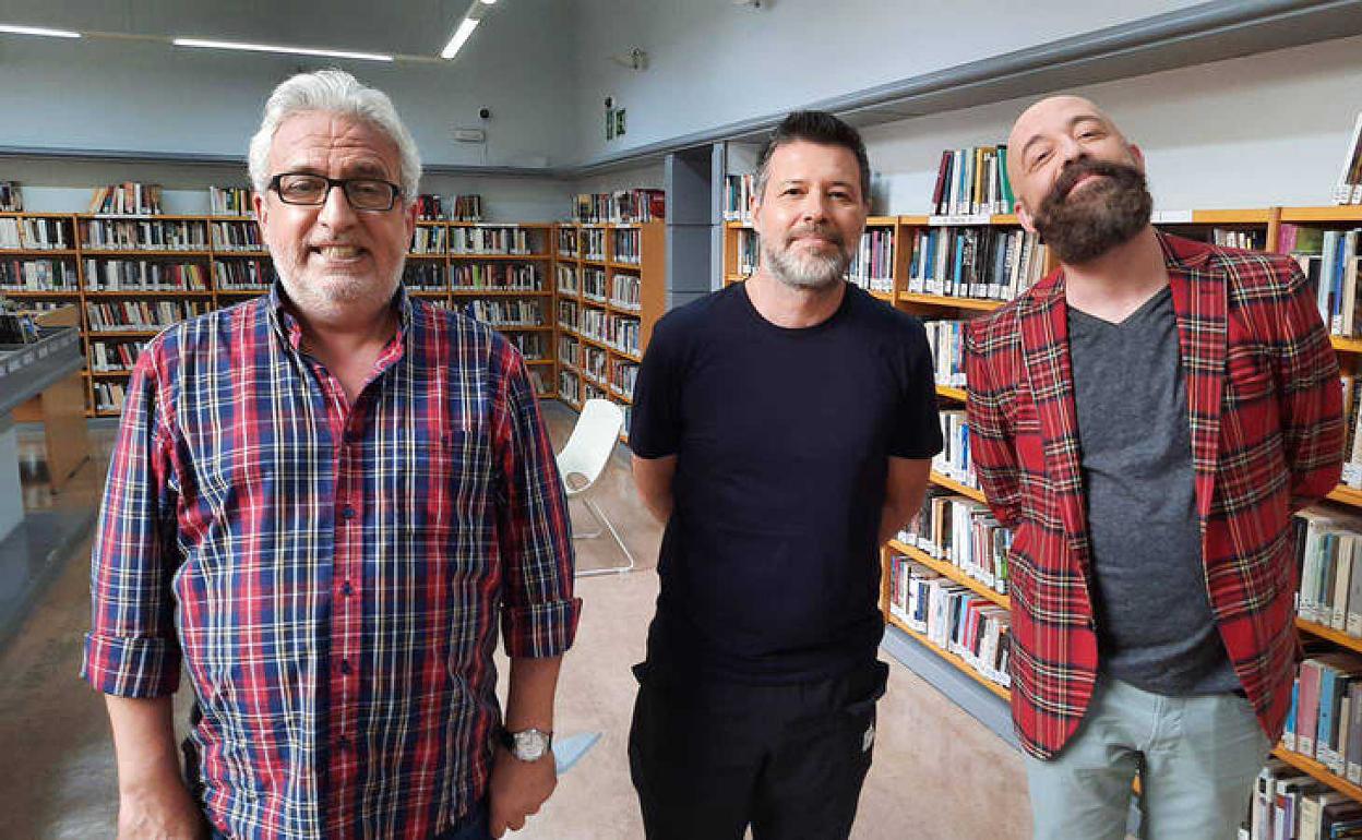 El presentador del programa, Goyo Jiménez, junto al anfitrión, Leo Harlem, y el cómico salmantino Quequé