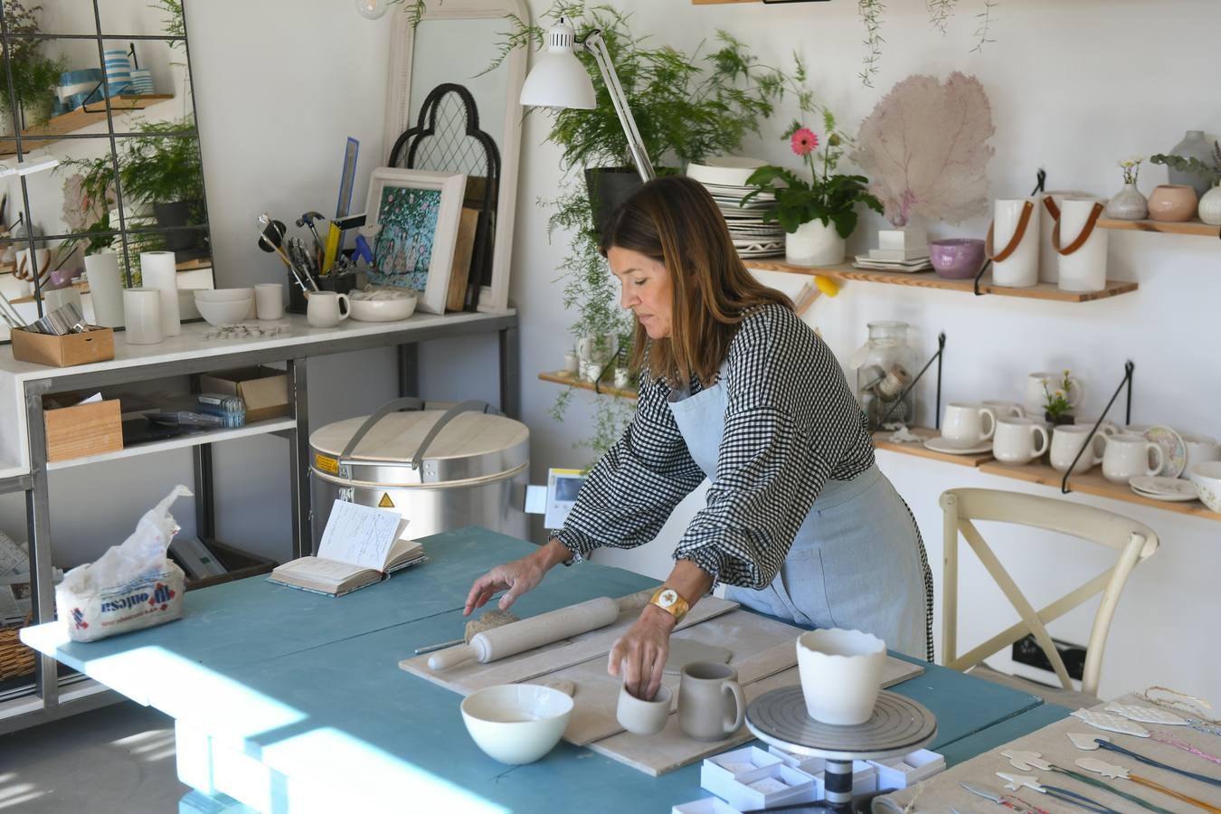 Fotos: La diseñadora Elsa Mateo nos abre las puertas de su taller de cerámica Mouette 12