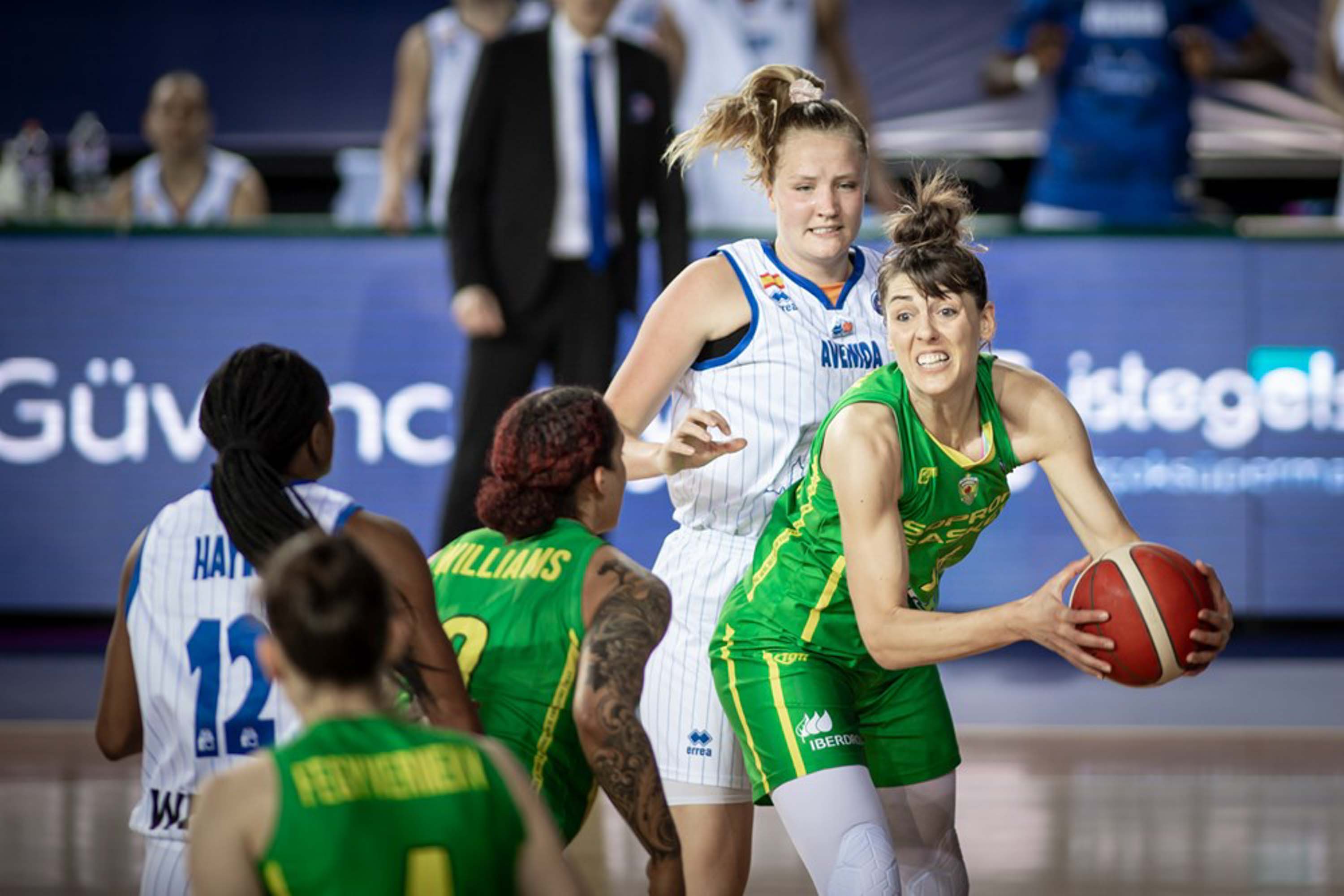 Avenida se clasifica para la final de Euroliga