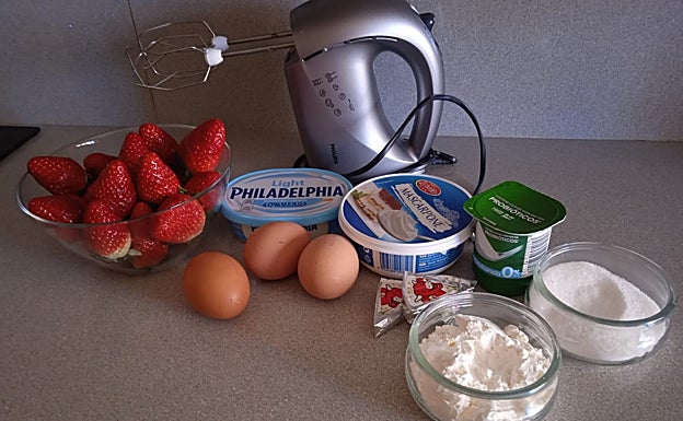 Imagen principal - Recetario Degusta: Pastel de queso con fresones