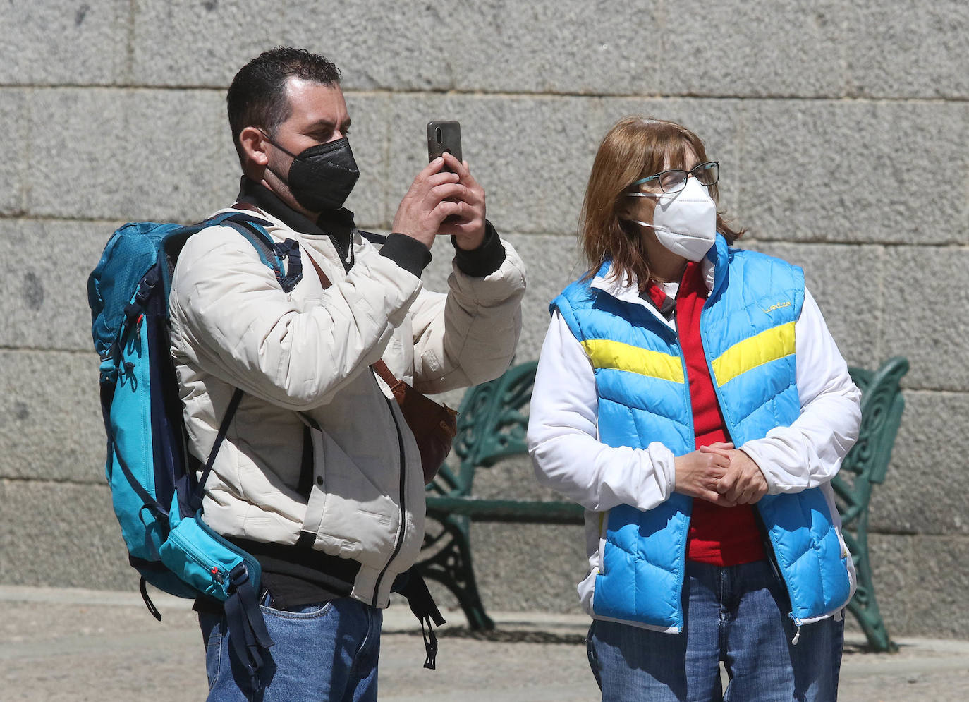 Ambiente y terraceo en el vermú del domingo en Segovia 