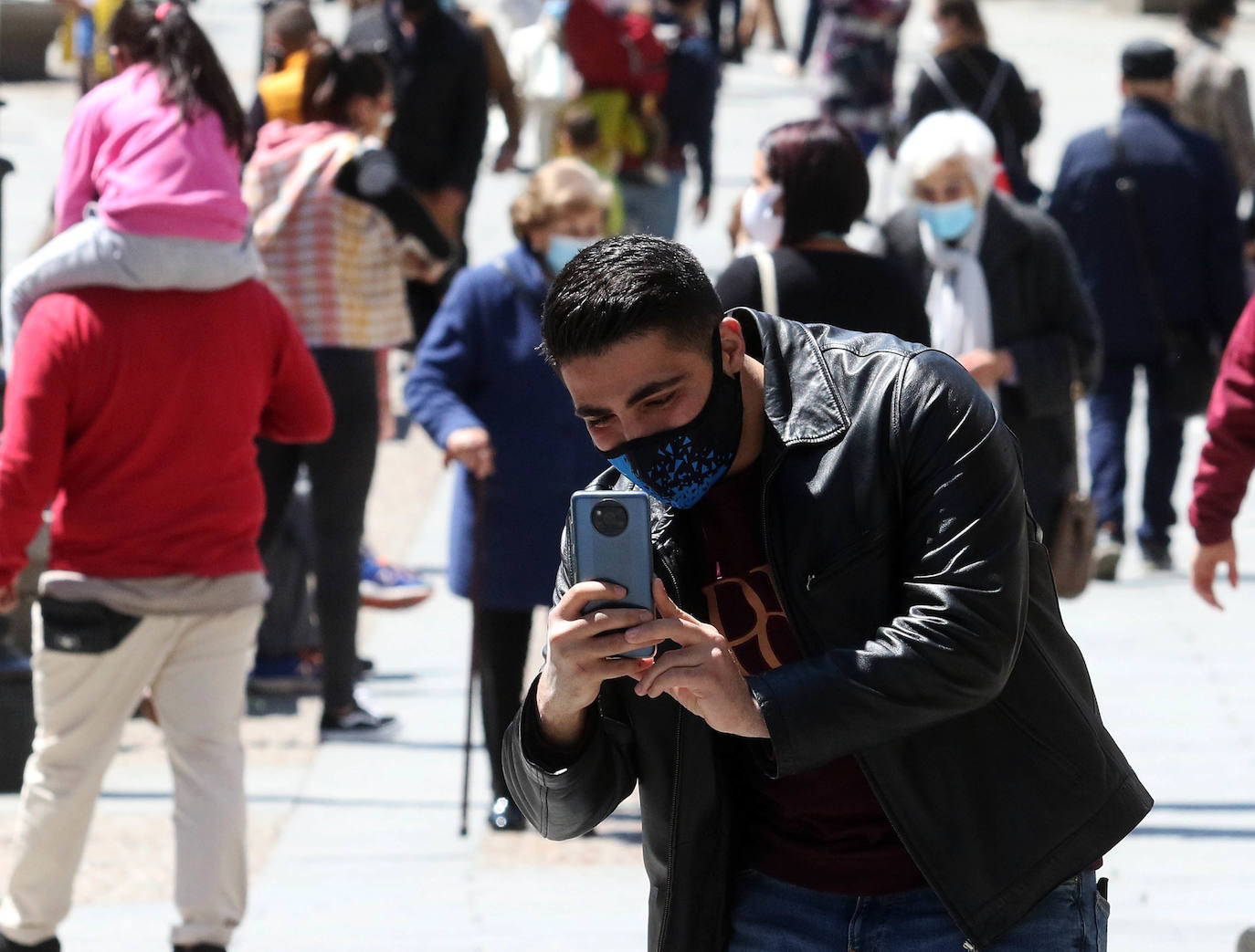 Ambiente y terraceo en el vermú del domingo en Segovia 