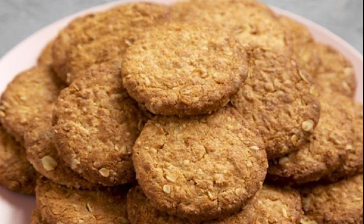 Galletas de avena recién horneadas