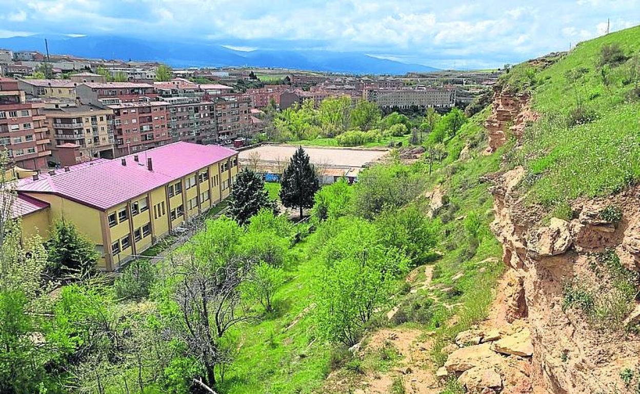 Talud sobre el colegio Carlos de Lecea de la capital segoviana. 