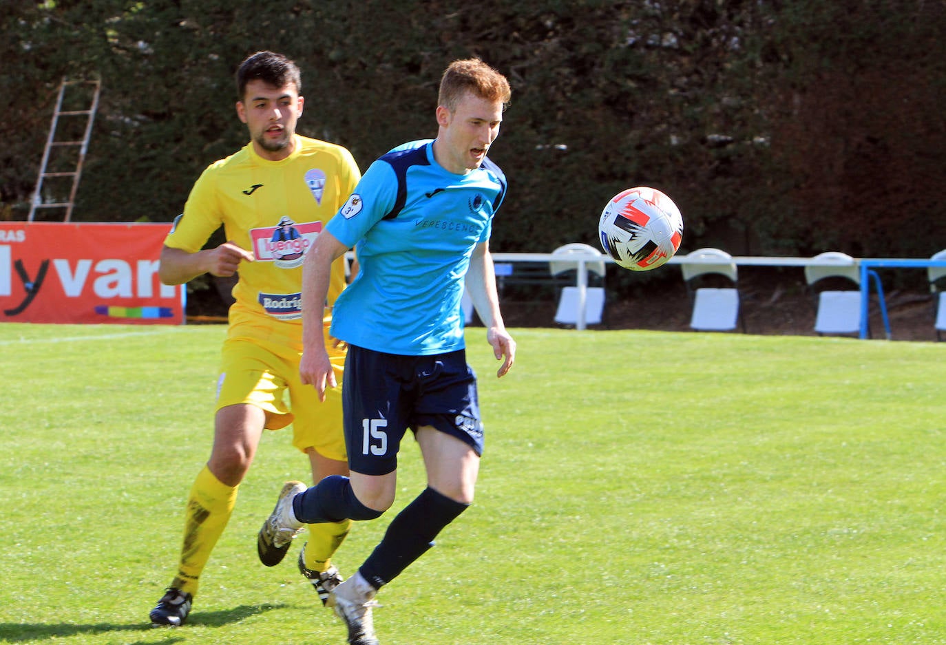 Jugadas del encuentro disputado entre La Granja y La Bañeza.