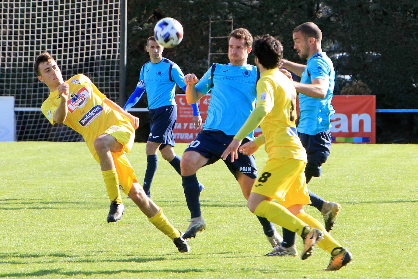Jugadas del encuentro disputado entre La Granja y La Bañeza.