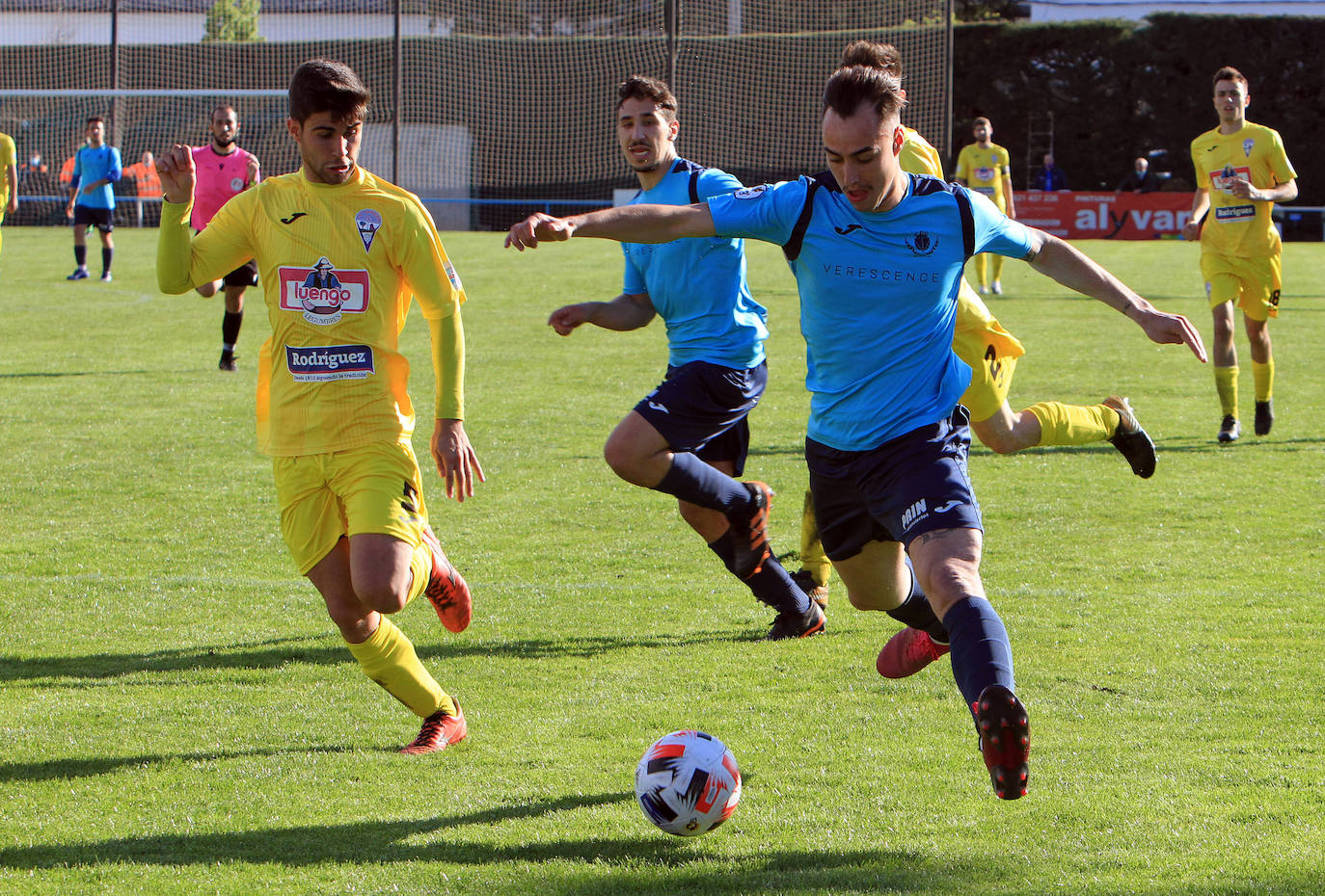 Jugadas del encuentro disputado entre La Granja y La Bañeza.