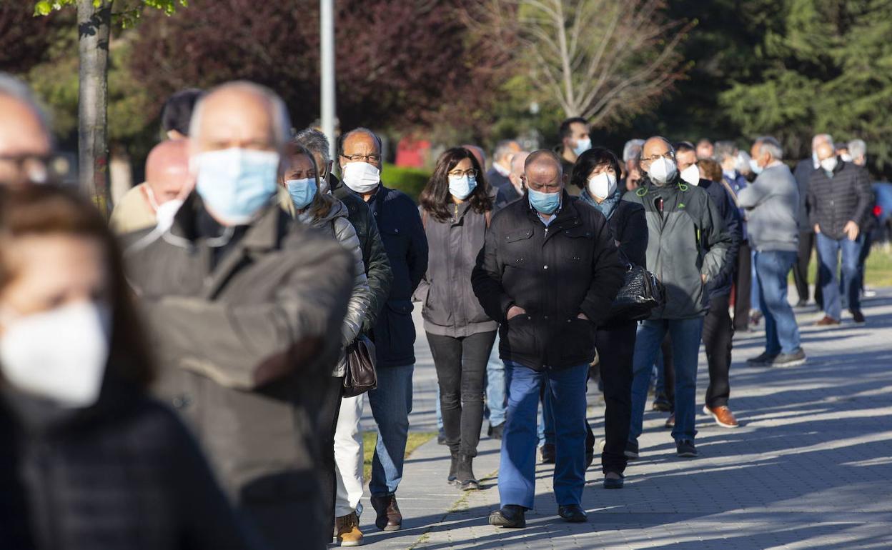 Vacunación en el Centro Cultural Miguel Delibes de Valladolid.