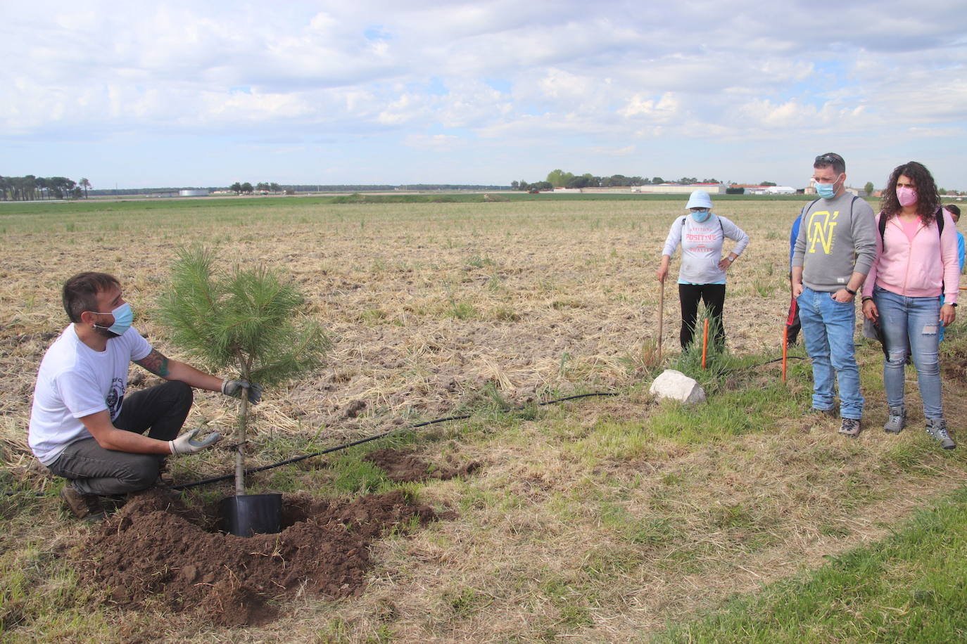Plantación de árboles este sábado junto a la ermita de San Mamés.