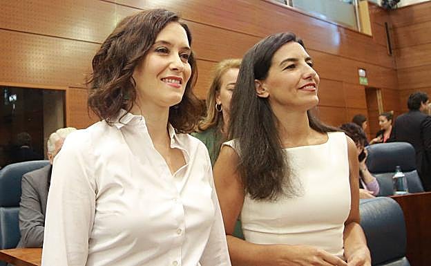 Isabel Díaz Ayuso (PP) y Rocío Monsterio (Vox).