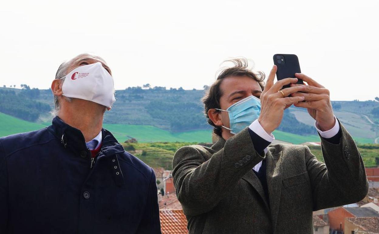 Los presidentes de las Cortes y de la Junta, el viernes 23 en Torrelobatón.