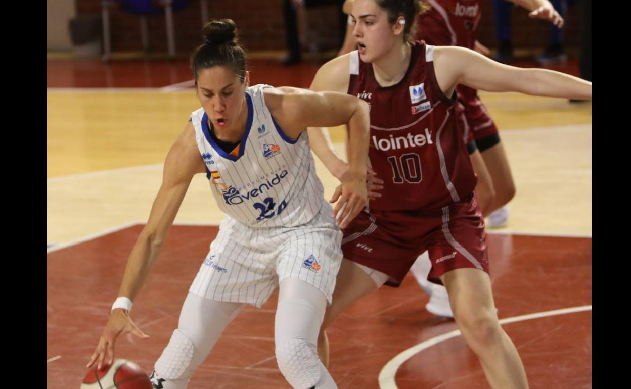 Nina Milic, en el partido del jueves ante Gernika. 