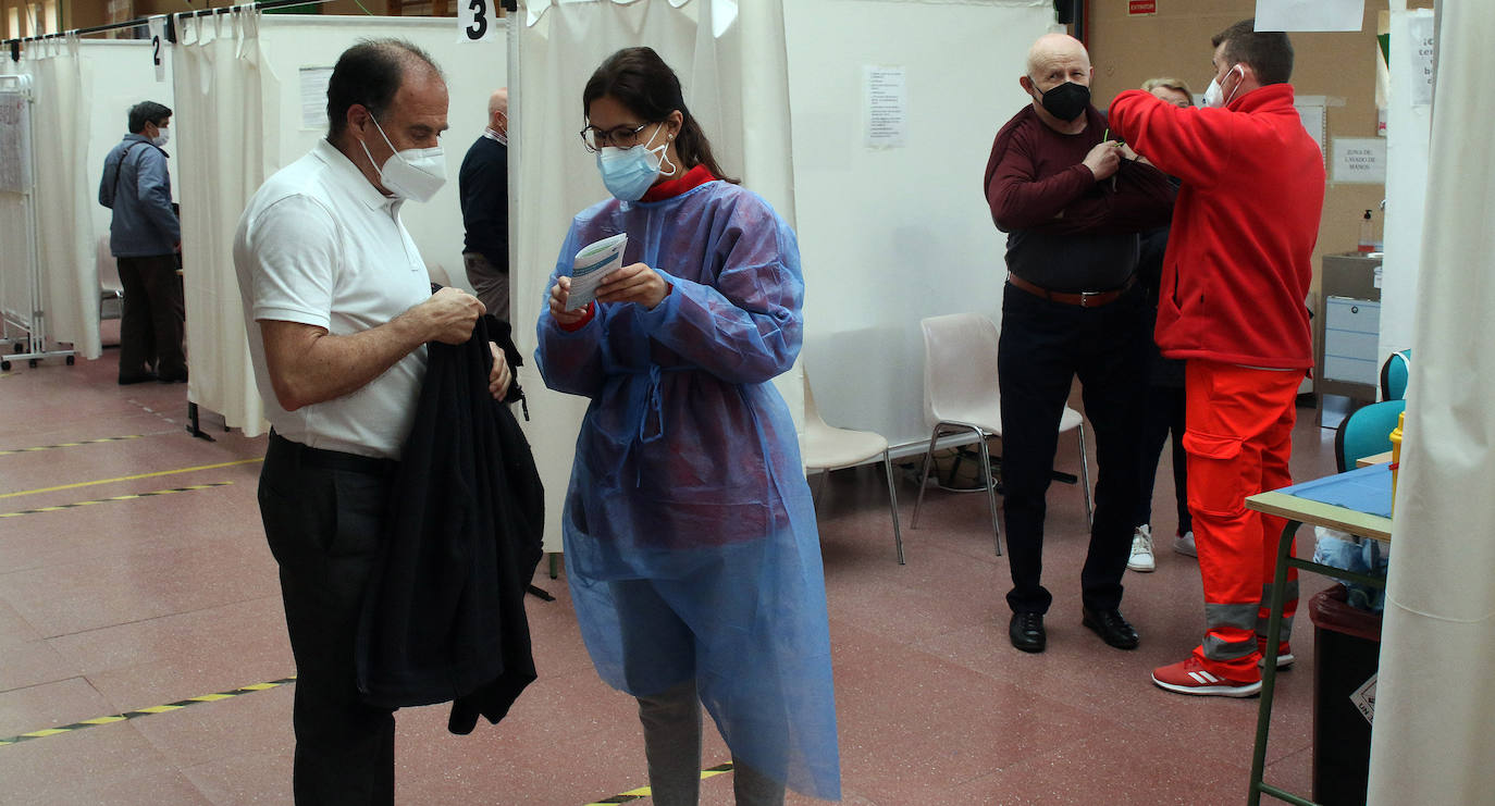 Vacunación en el pabellón Pedro Delgado con Janssen.