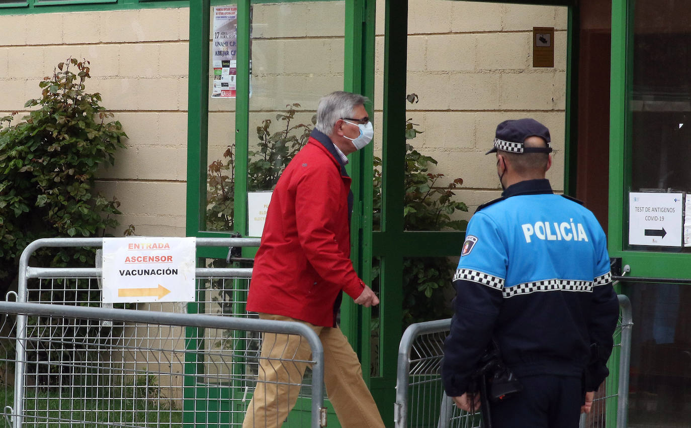 Vacunación en el pabellón Pedro Delgado con Janssen.