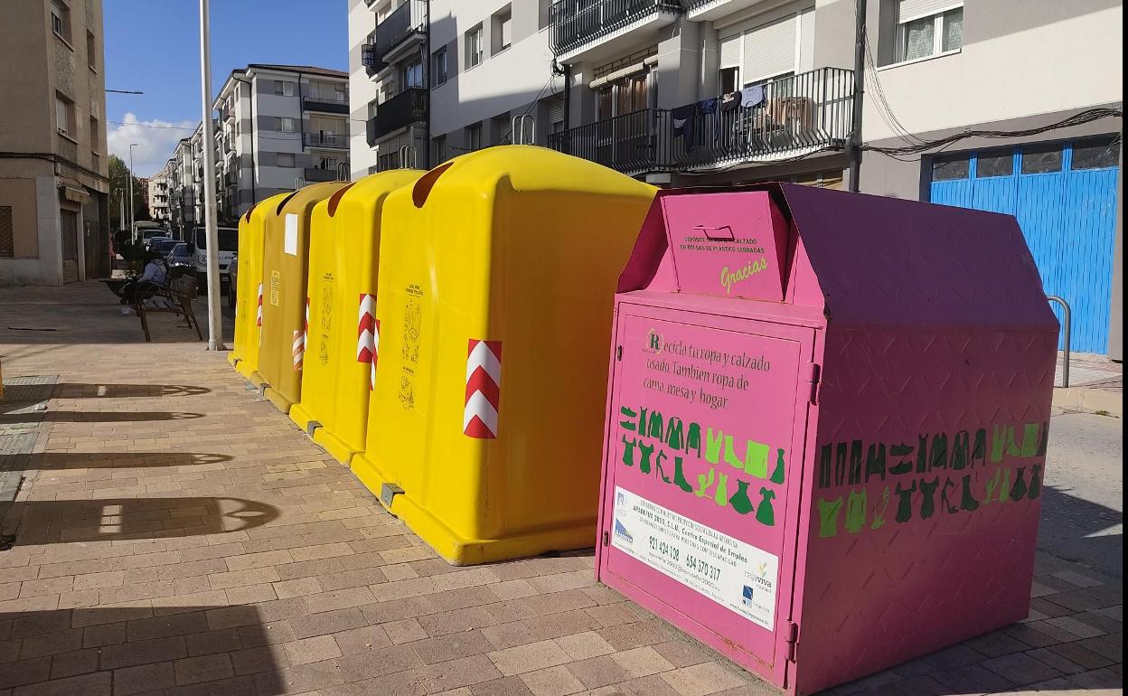 Cáritas y Apadefim instalarán en Cuéllar nuevos contenedores de reciclaje de  ropa | El Norte de Castilla