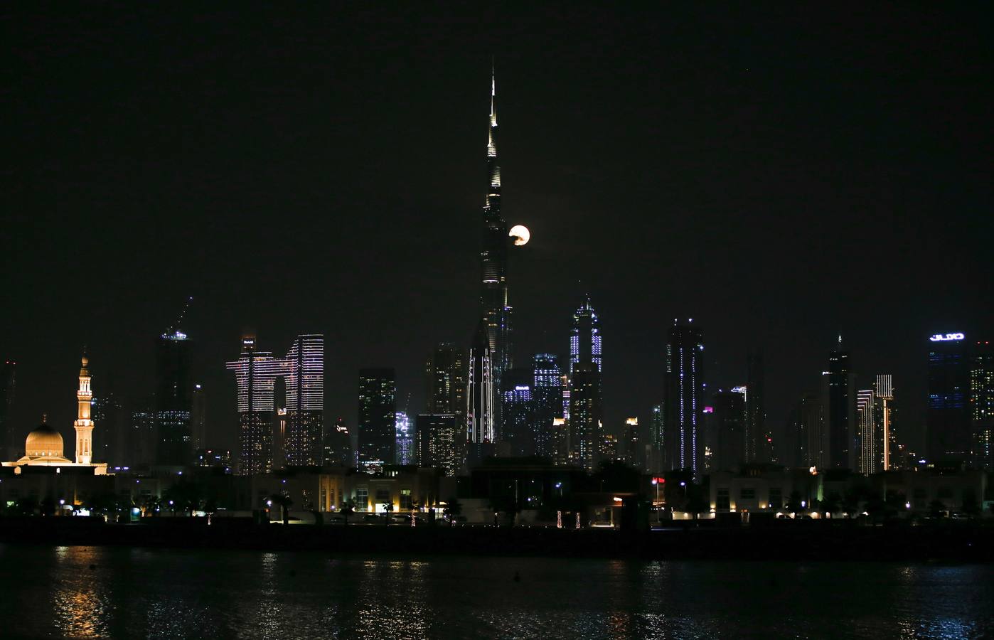 Fotos: La superluna rosa deslumbra al mundo