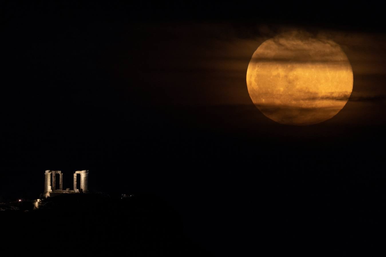 Fotos: La superluna rosa deslumbra al mundo