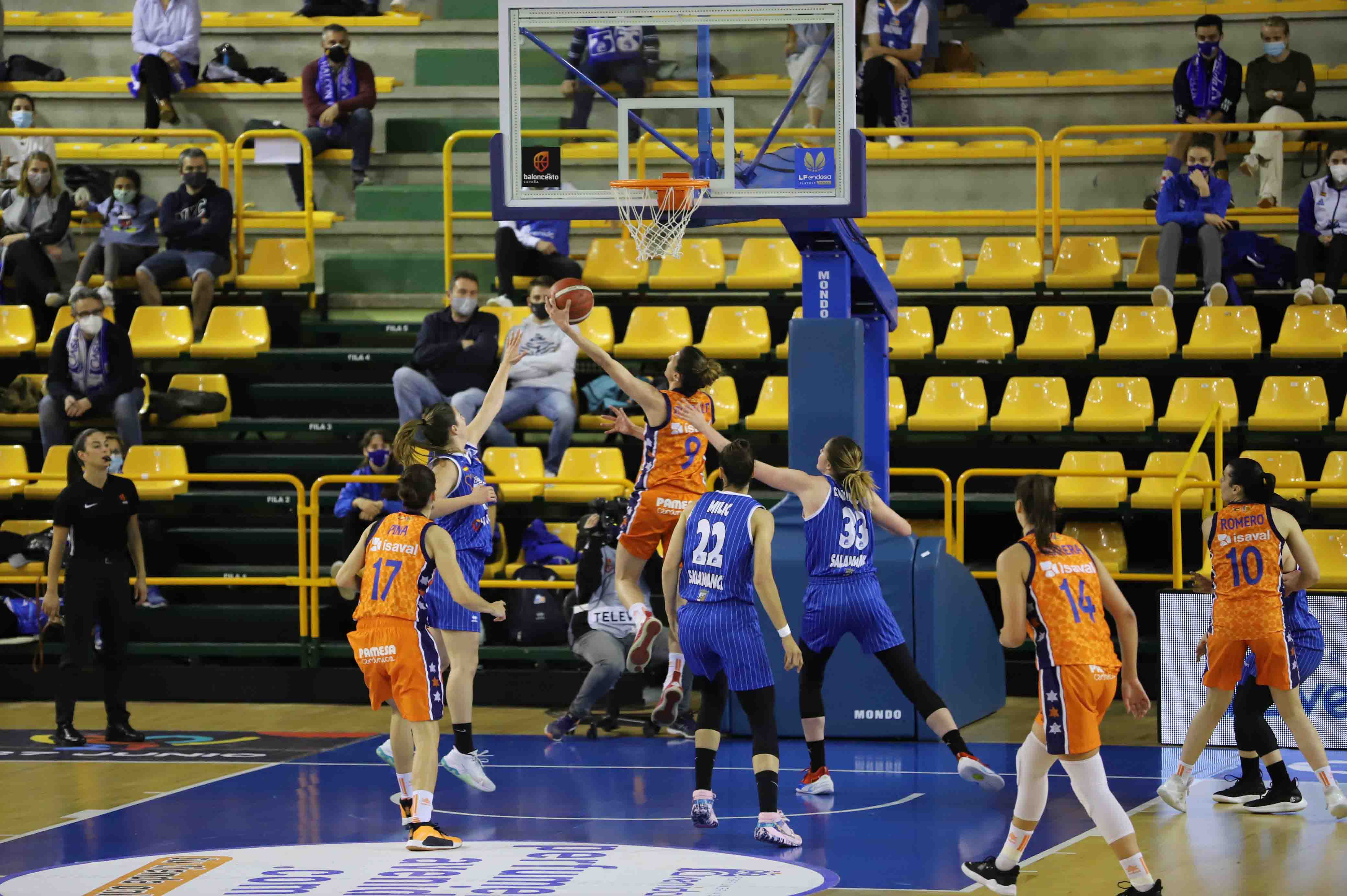 CB Avenida 64-67 Valencia Basket