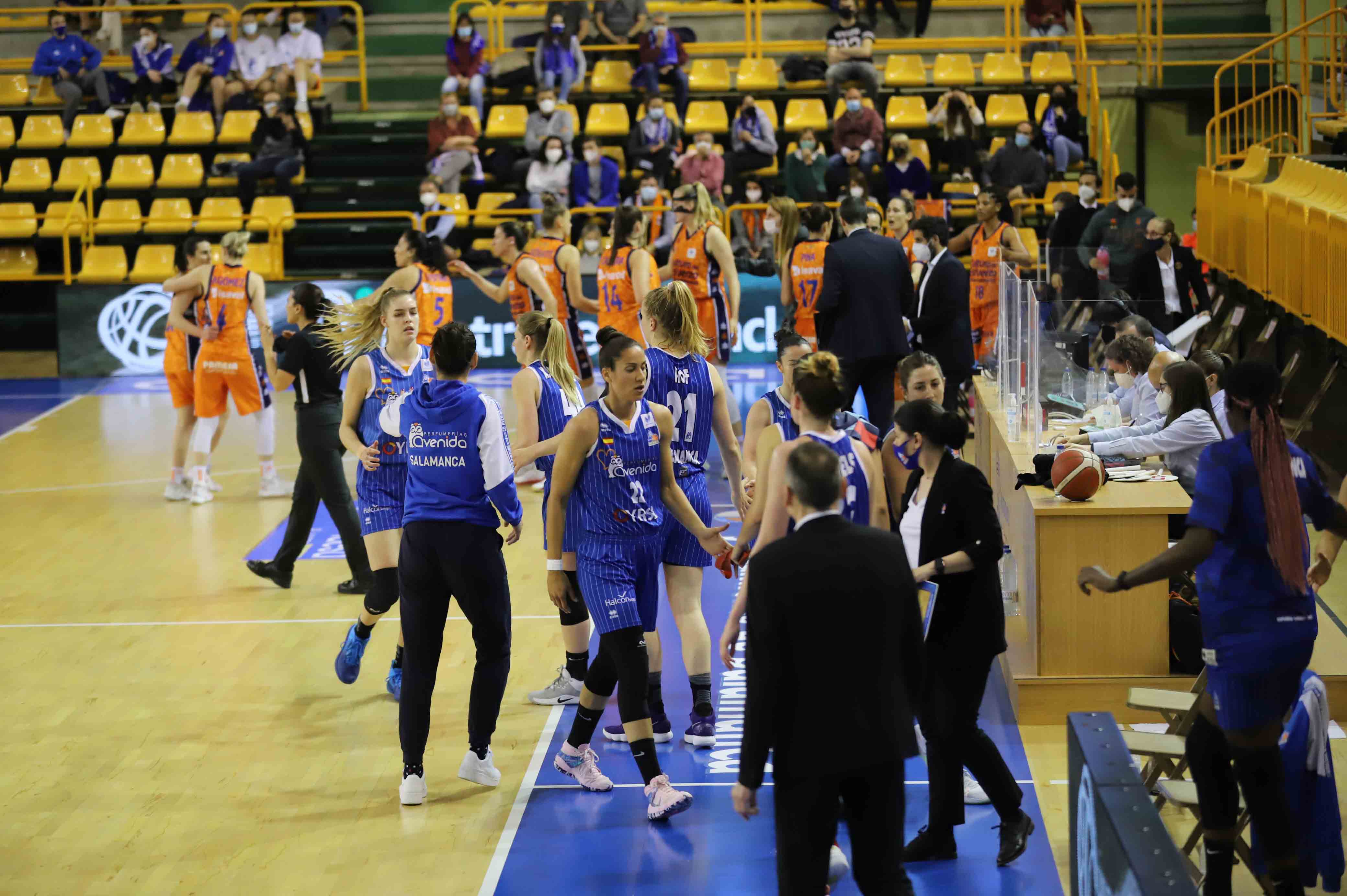 CB Avenida 64-67 Valencia Basket