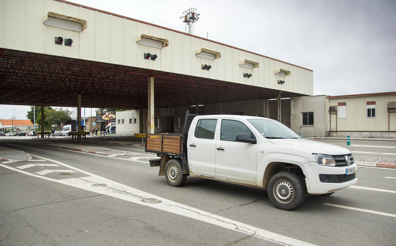 Fotos: Reabre la frontera entre Portugal y España