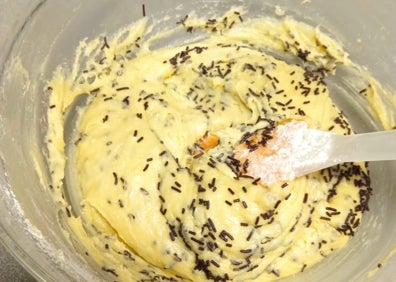 Imagen secundaria 1 - Recetario Degusta: Plum cake con virutas de chocolate