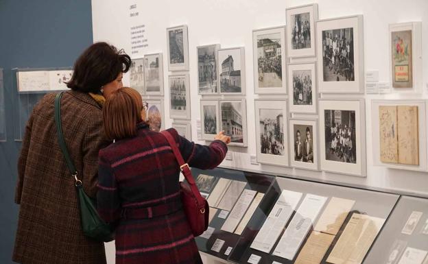 Imagen principal - Exposición de Patino expuesta la Universidad de Salamanca en febrero de 2020 