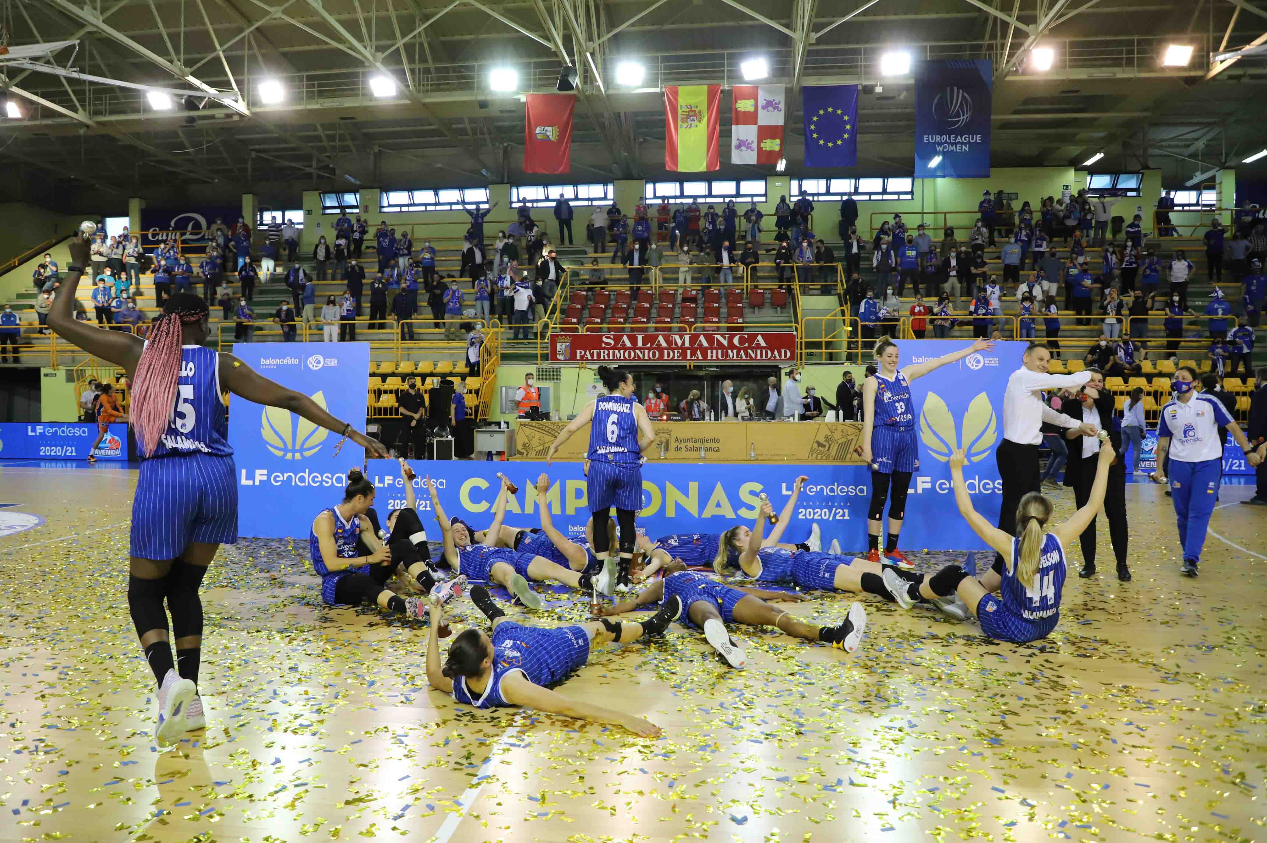 Celebración  del CB Avenida