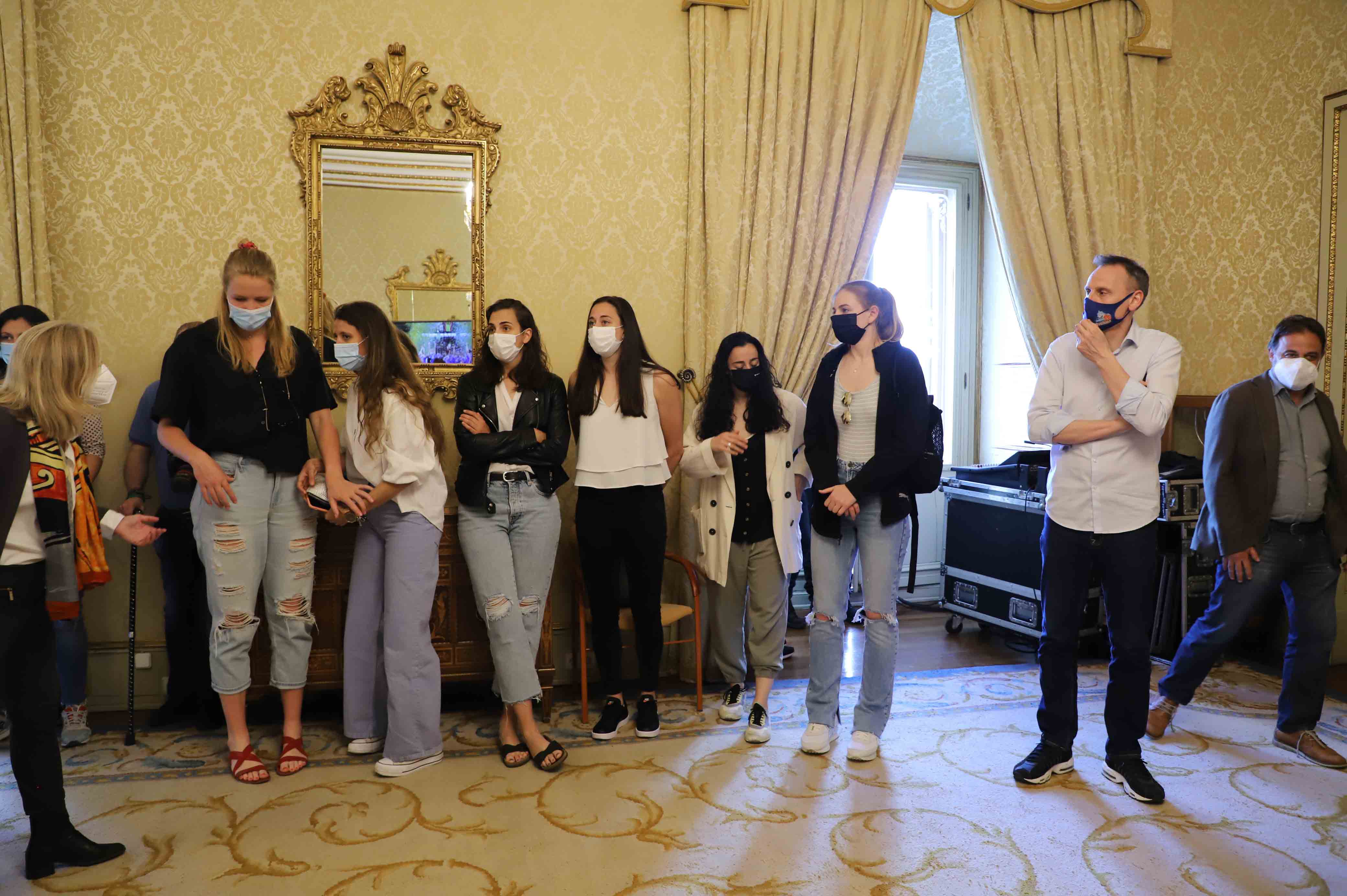 Fotos: Recepción en el Ayuntamiento al CB Avenida