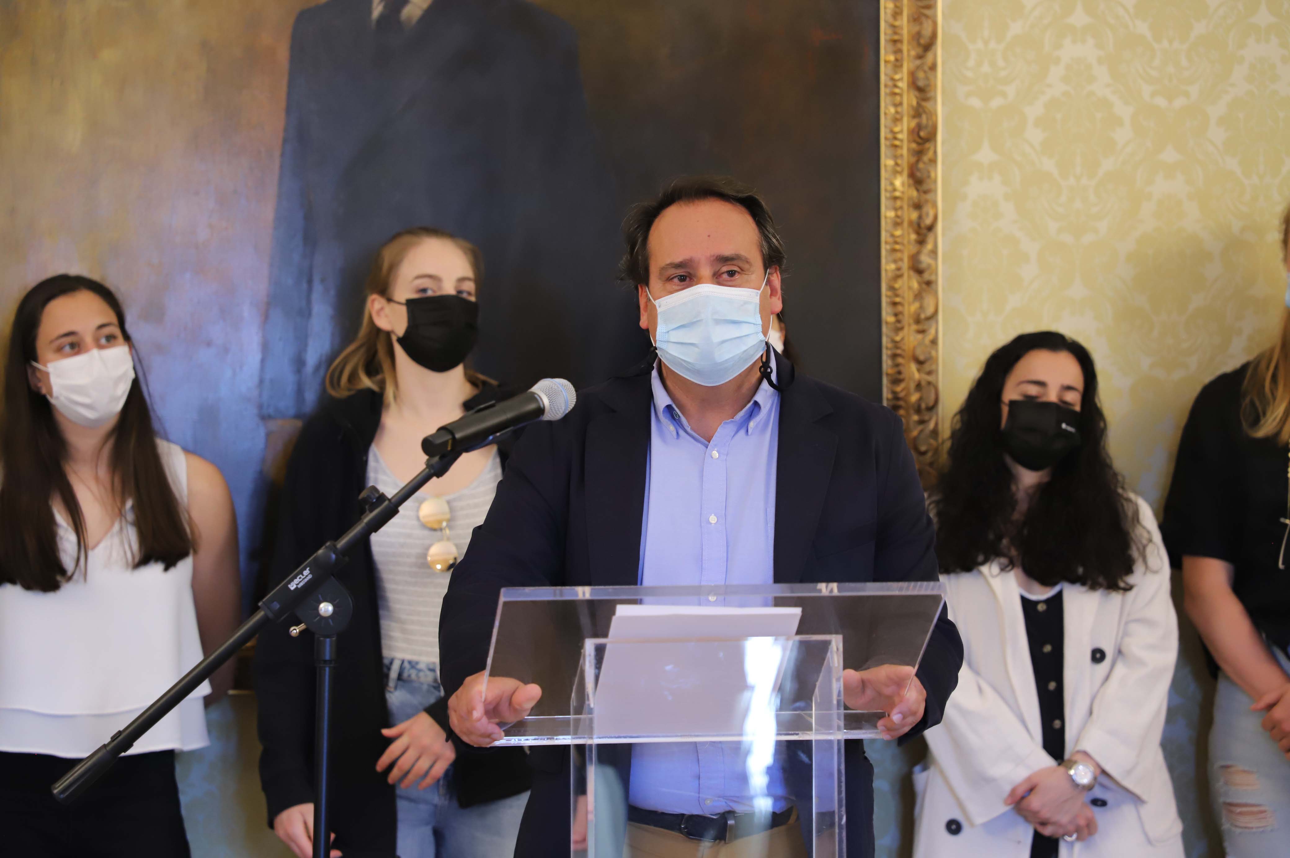 Fotos: Recepción en el Ayuntamiento al CB Avenida