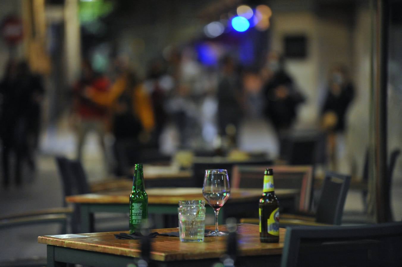 Fotos: Los vallisoletanos vacían las calles en el último toque de queda