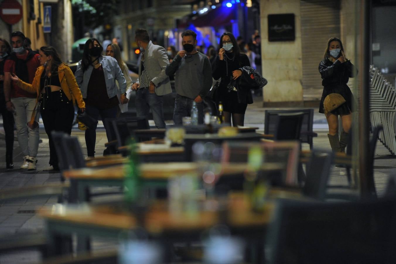 Fotos: Los vallisoletanos vacían las calles en el último toque de queda
