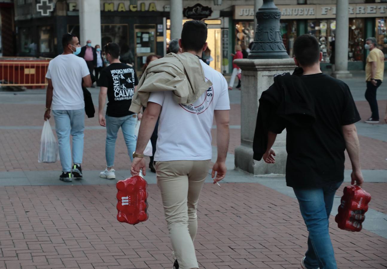 Fotos: Los vallisoletanos vacían las calles en el último toque de queda