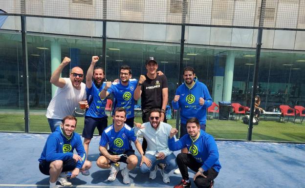 OPStore.es celebran su pase a cuartos en Segunda.