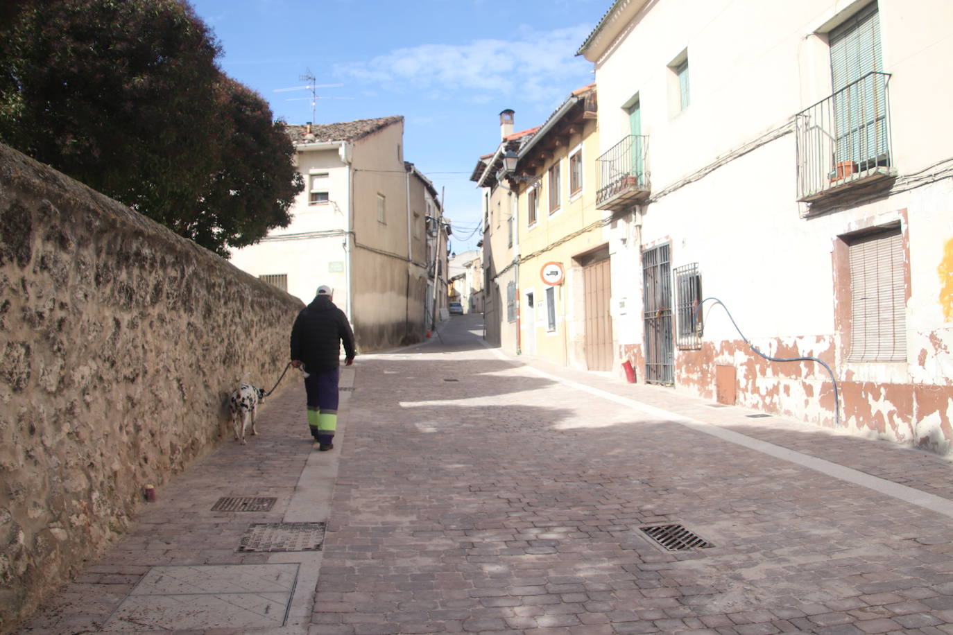 Travesía de la Cruz de Cuéllar, uno de los puntos donde comenzará la limitación a 20 km/h..