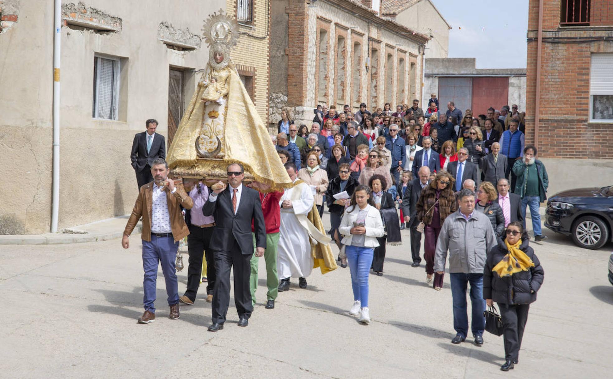 Multitudinaria y tradicional procesión en Bercero.