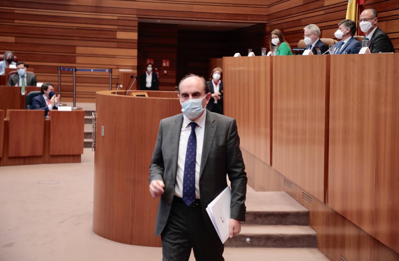 Fotos: El procurador del Común interviene en el pleno de las Cortes